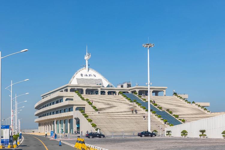康辉旅游网深度体验大国工程（车游深中通道+上港珠澳大桥登蓝海豚岛）珠海+深圳2天游