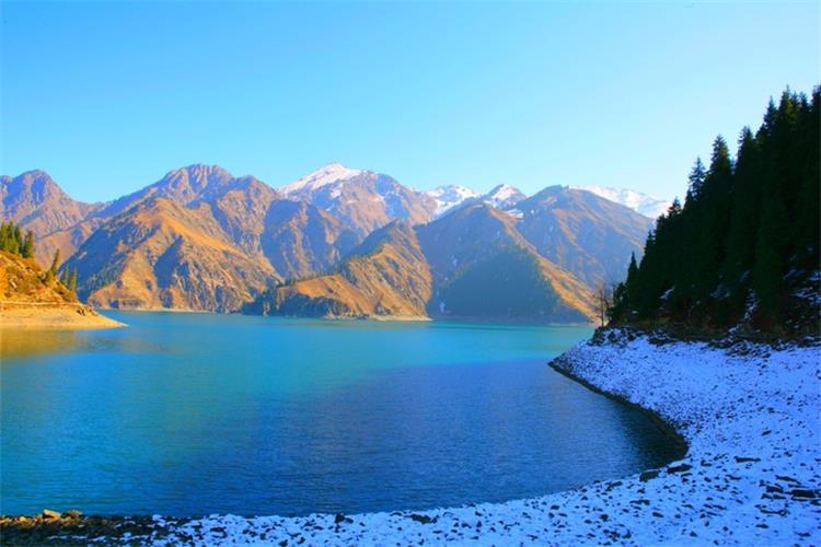 康辉旅游网初遇阿勒泰 可可托海 禾木 喀纳斯 五彩滩 海上魔鬼城 天山 火焰山 双飞8天