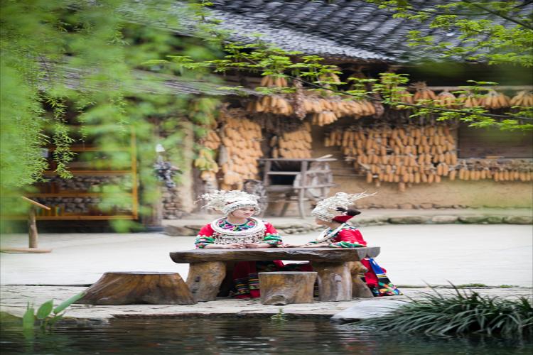 康辉旅游网<特惠><纯玩·深度恩施>广州往返万州恩施大峡谷地缝、狮子关、地心谷双飞5天