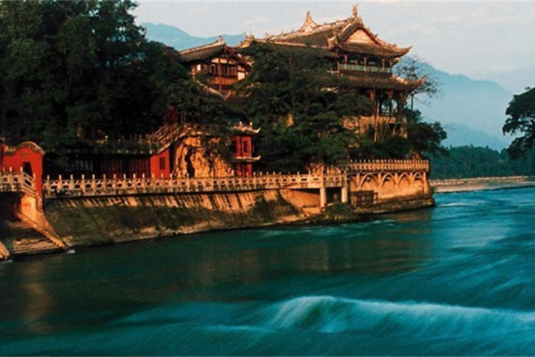 康辉旅游网<遇见>暑假·亲子速动四川都江堰 熊猫 黄龙 九寨沟 峨眉 乐山双飞双动纯玩6天