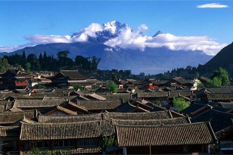 康辉旅游网<经典爱尚大理>广州往返云南玉龙雪山、丽江古城、大理洱海、吉普车旅拍双飞5天
