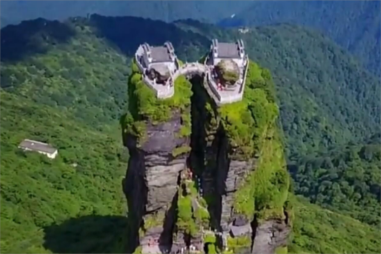 康辉旅游网<遇见>7-8月黔东南环线·贵州纯玩双动6天·黄果树+西江+梵净山+小七孔+肇兴