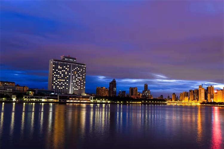 康辉旅游网【赞.轻奢】广州白天鹅宾馆、黄埔古港、沙面、海心沙、广州市文化馆新馆纯玩2天