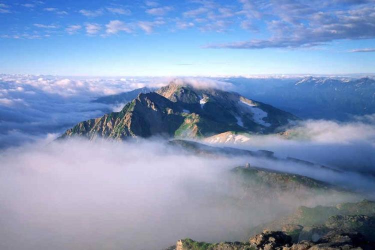 康辉旅游网广州出发景德镇，清凉庐山、大美黄山、篁岭古村、月亮湾、屯溪老街双飞五天