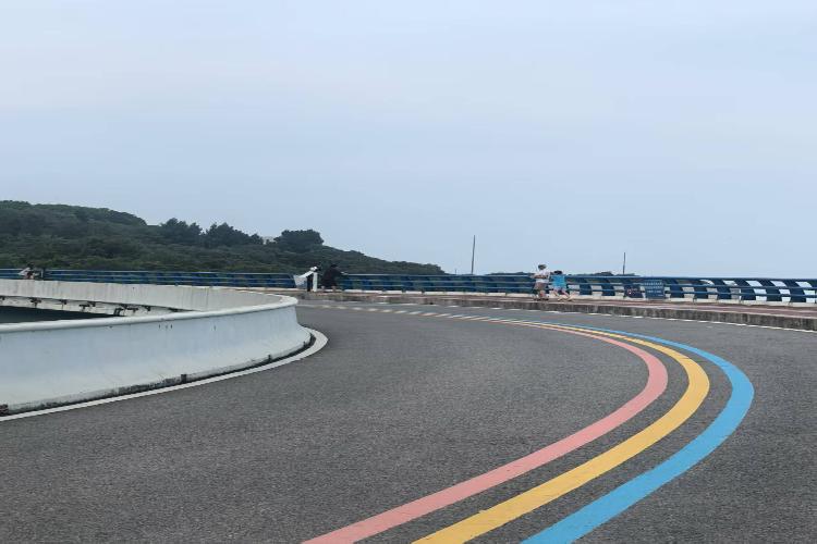 康辉旅游网广州往返厦门鼓浪屿、帆船出海、东山岛·鱼骨沙州、南门湾双动四天，鱼骨沙洲DYX