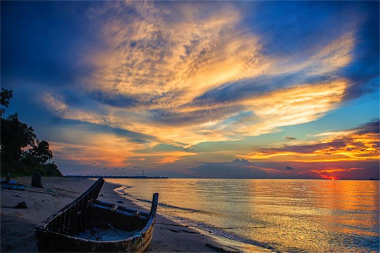 康辉旅游网<经典-风夏北海>广州往返北海老街、北海银滩、流下村、南珠魂动车3天