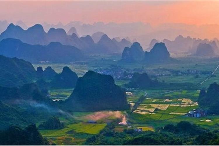 康辉旅游网【夏日戏水】广东往返清远+英西2天、太和古洞山水泳池+峰林晓镇、南岸公园夜景漫步