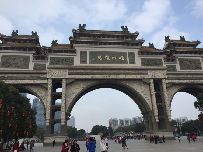 康辉旅游网<司庆特惠>广州往返高明游龙峡花海瀑布，叹大盆牛肉宴纯玩1天
